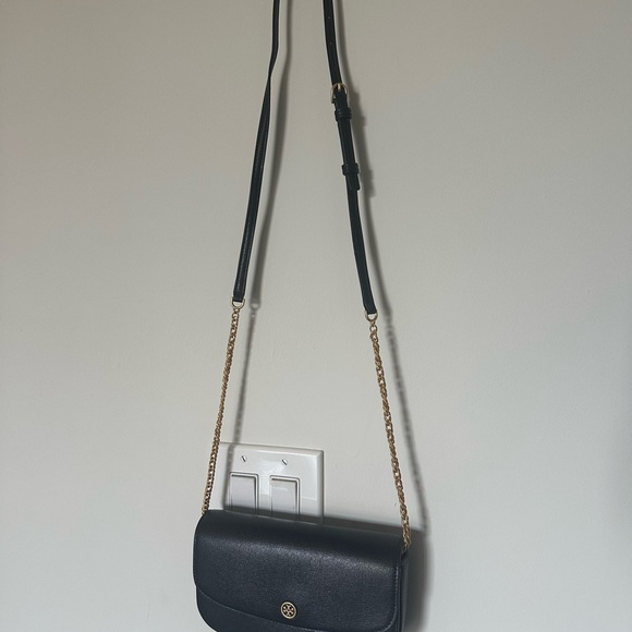 Tory Burch Robinson Chain Wallet - Picture 5 of 8